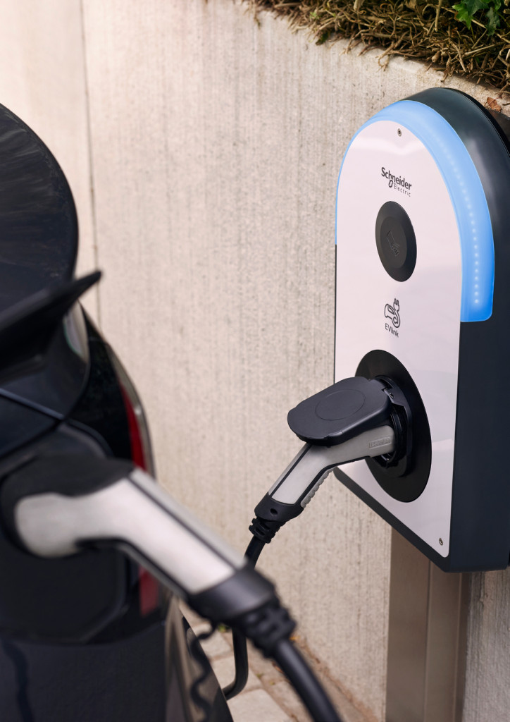 Schneider Electric est une des principales marques de bornes de recharge pour véhicule électrique